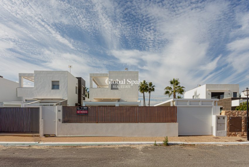 Wiederverkauf - VILLA -
ORIHUELA COSTA - Costa Blanca