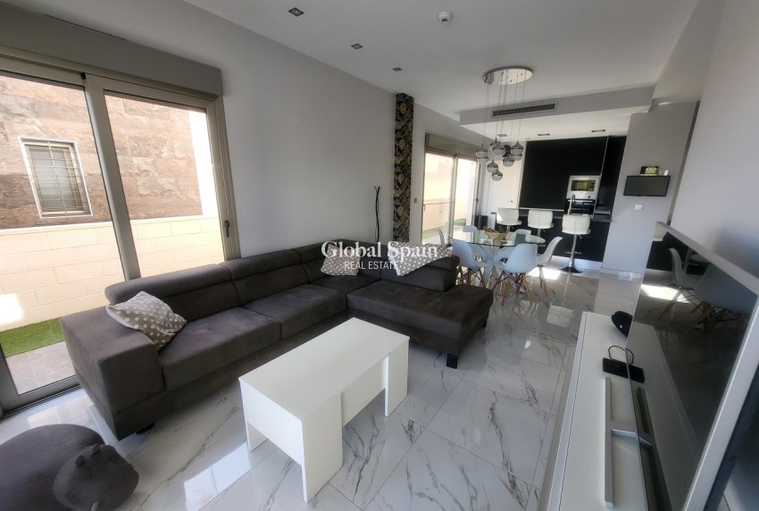 Wiederverkauf - VILLA -
ORIHUELA COSTA - Costa Blanca