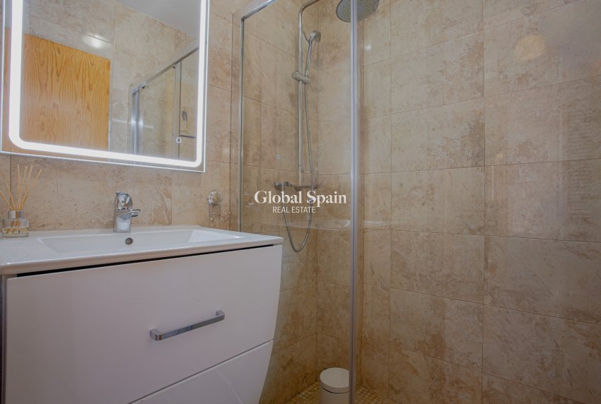 Wiederverkauf - VILLA -
ORIHUELA COSTA - Costa Blanca