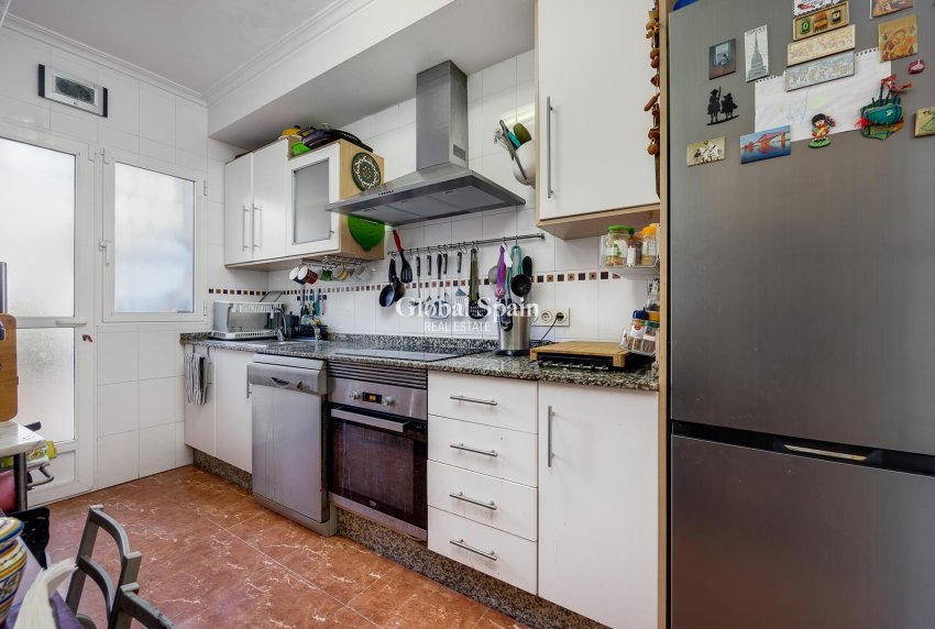 Wiederverkauf - VILLA -
ORIHUELA COSTA - Costa Blanca