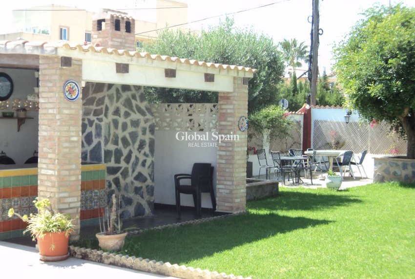 Wiederverkauf - VILLA -
ORIHUELA COSTA - Costa Blanca