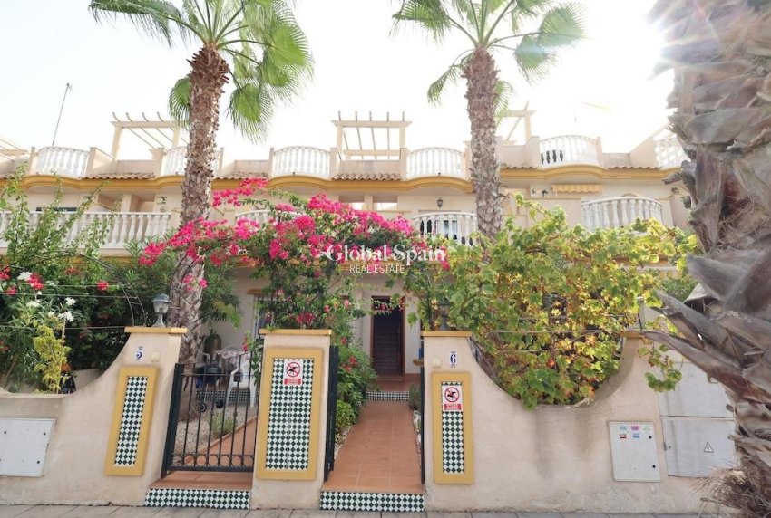 Wiederverkauf - VILLA -
ORIHUELA COSTA - Costa Blanca
