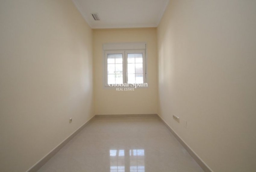 Wiederverkauf - VILLA -
ORIHUELA COSTA - Costa Blanca