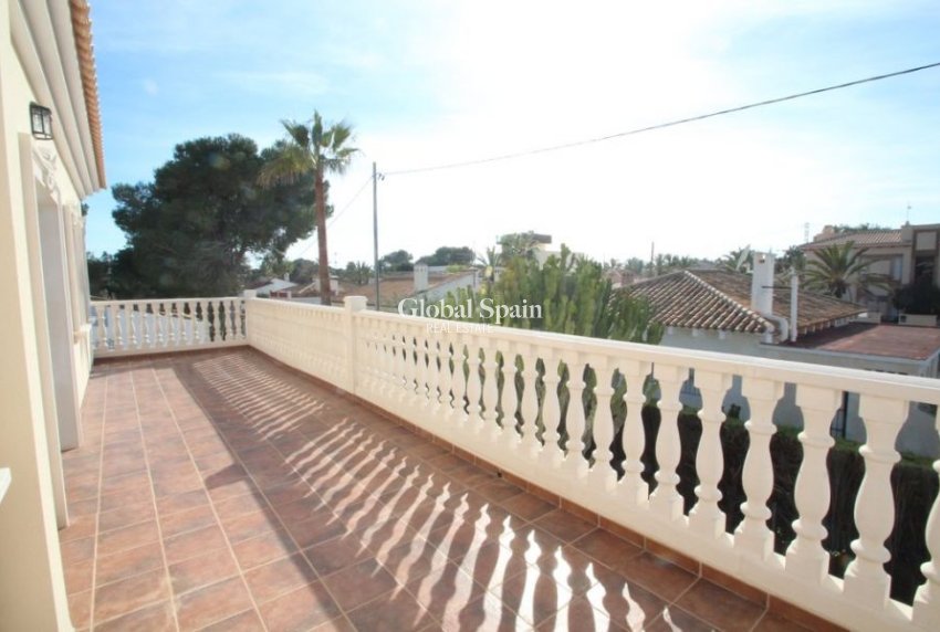 Wiederverkauf - VILLA -
ORIHUELA COSTA - Costa Blanca