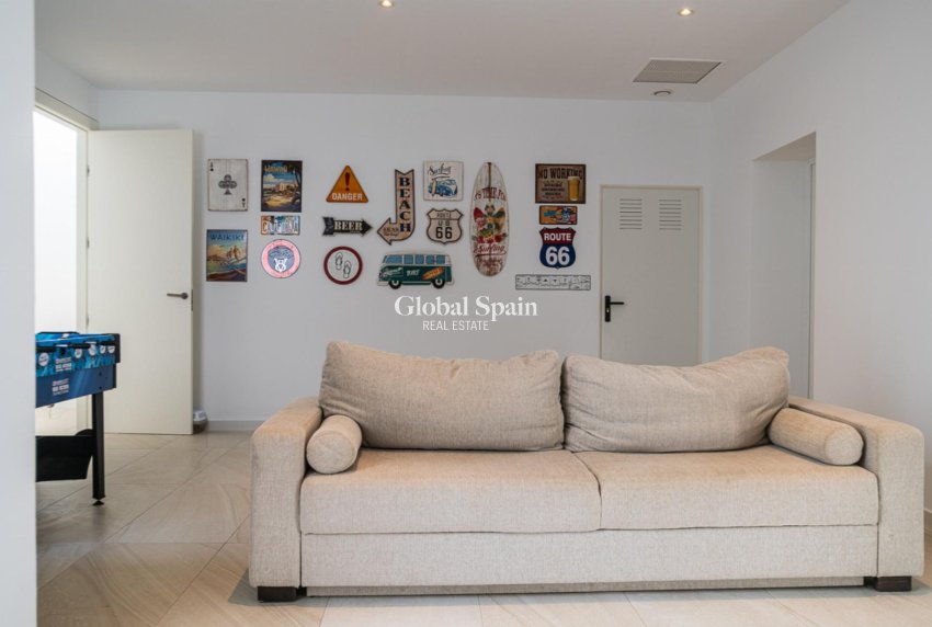 Wiederverkauf - VILLA -
ORIHUELA COSTA - Costa Blanca