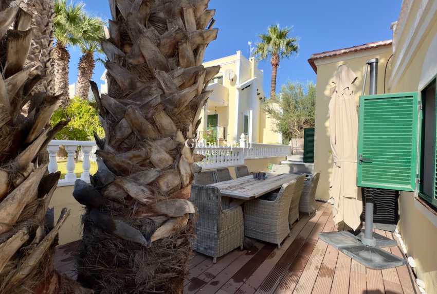 Wiederverkauf - VILLA -
ORIHUELA COSTA - Costa Blanca