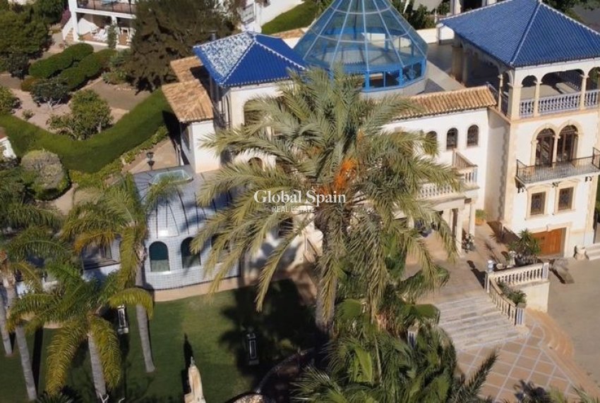 Wiederverkauf - VILLA -
ORIHUELA COSTA - Costa Blanca