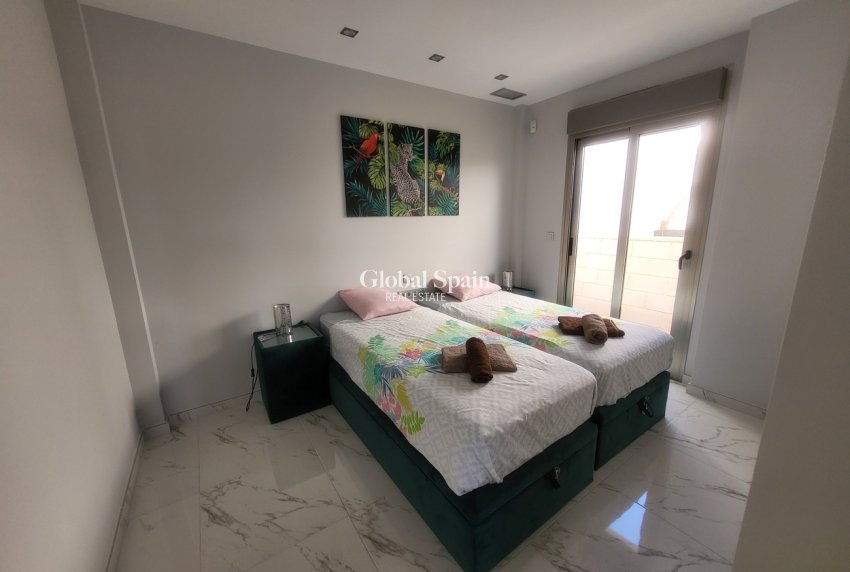 Wiederverkauf - VILLA -
ORIHUELA COSTA - Costa Blanca