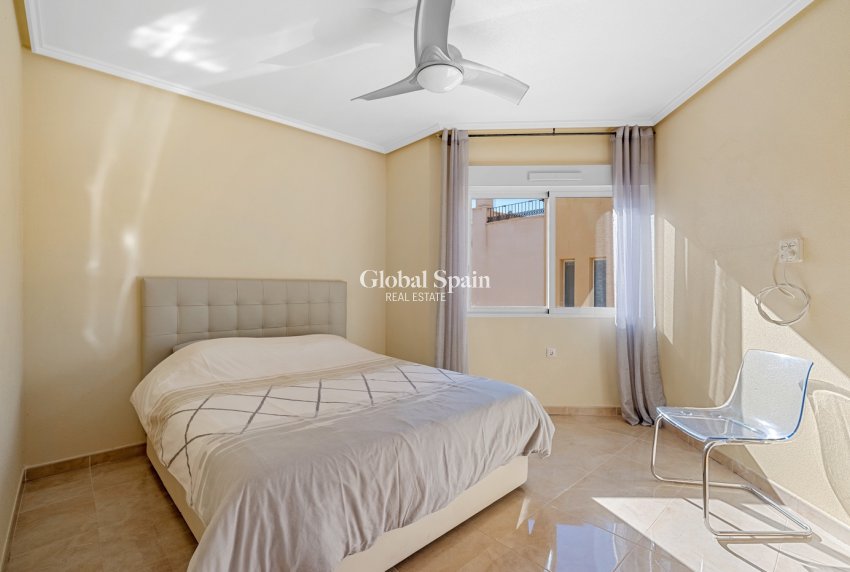 Wiederverkauf - VILLA -
ORIHUELA COSTA - Costa Blanca