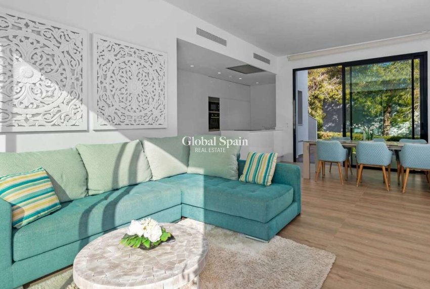 Wiederverkauf - VILLA -
ORIHUELA COSTA - Costa Blanca