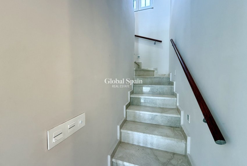 Wiederverkauf - VILLA -
ORIHUELA COSTA - Costa Blanca