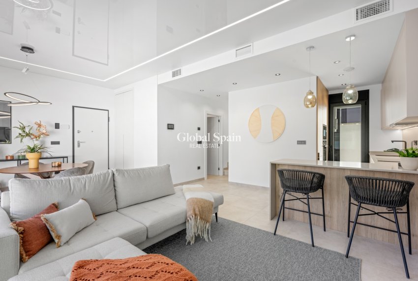 Wiederverkauf - VILLA -
ORIHUELA COSTA - Costa Blanca