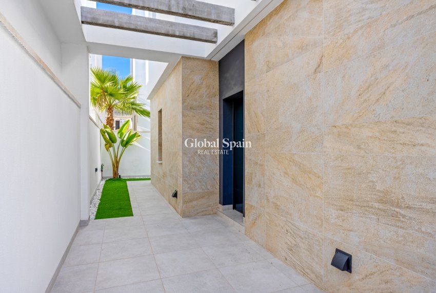 Wiederverkauf - VILLA -
ORIHUELA COSTA - Costa Blanca