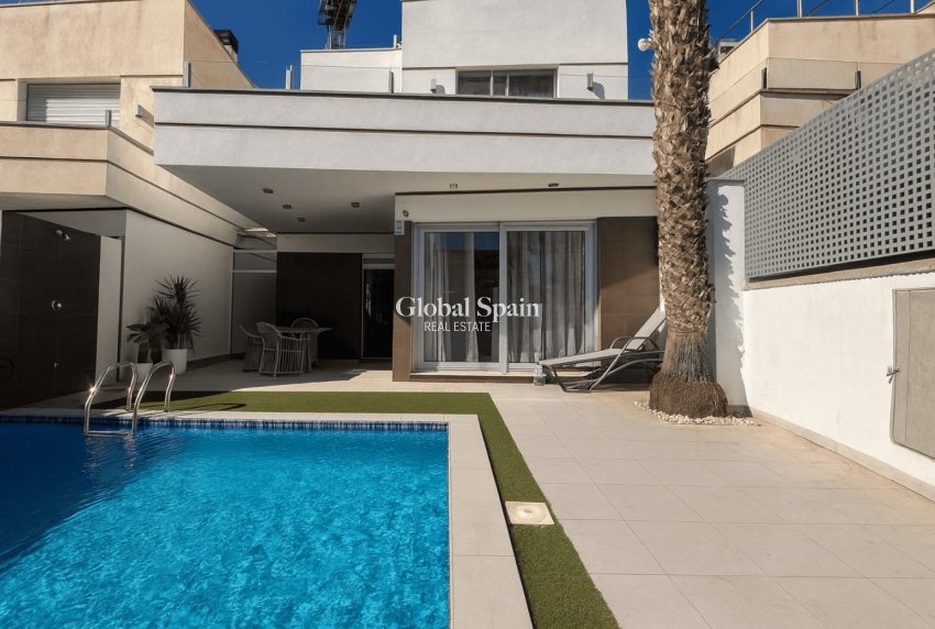 Wiederverkauf - VILLA -
ORIHUELA COSTA - Costa Blanca