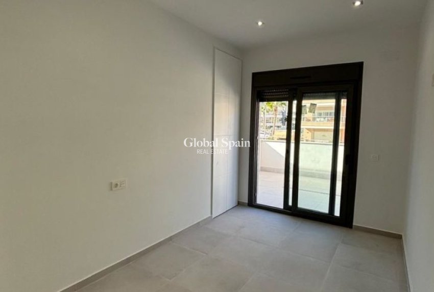 Wiederverkauf - VILLA -
ORIHUELA COSTA - Costa Blanca