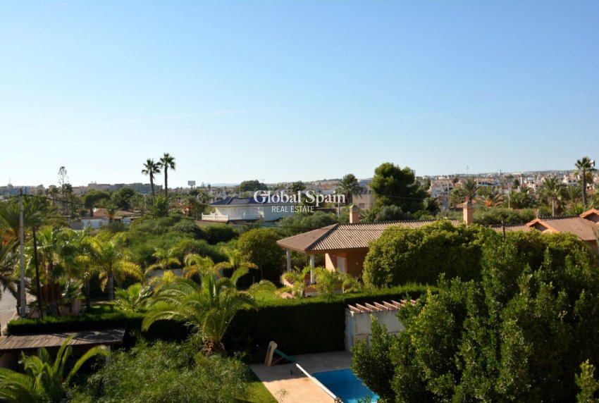 Wiederverkauf - VILLA -
ORIHUELA COSTA - Costa Blanca