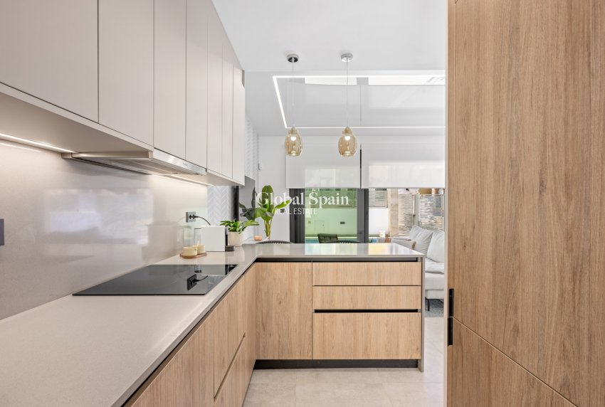 Wiederverkauf - VILLA -
ORIHUELA COSTA - Costa Blanca