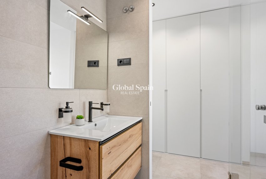 Wiederverkauf - VILLA -
ORIHUELA COSTA - Costa Blanca