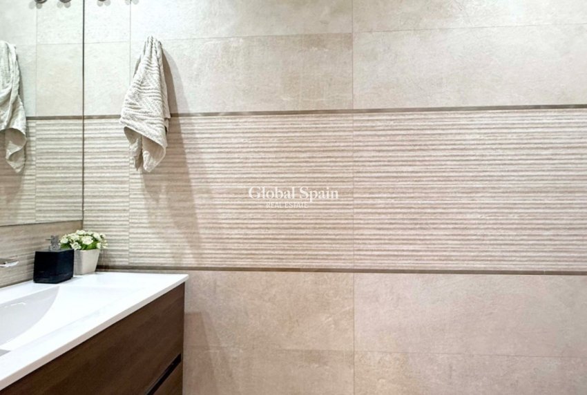 Wiederverkauf - VILLA -
ORIHUELA COSTA - Costa Blanca