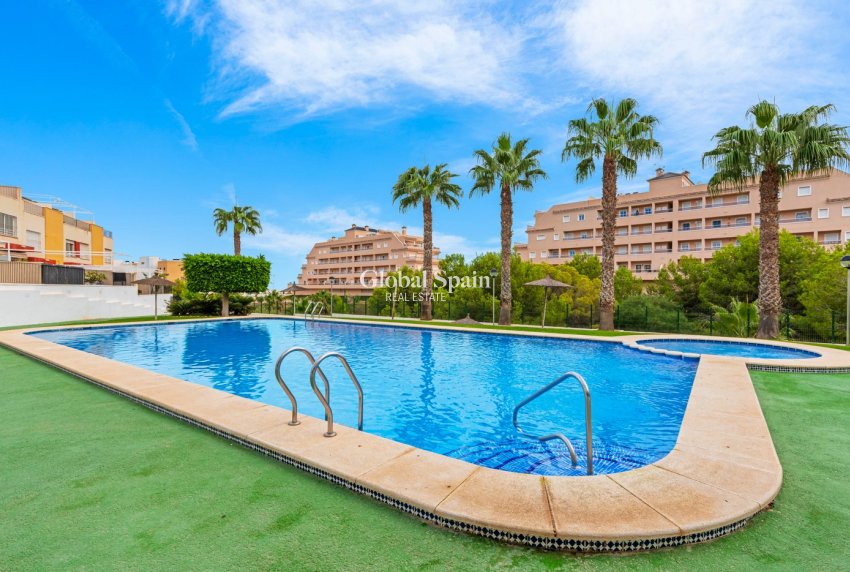 Wiederverkauf - VILLA -
ORIHUELA COSTA - Costa Blanca