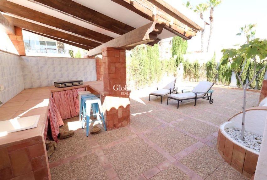 Wiederverkauf - VILLA -
ORIHUELA COSTA - Costa Blanca