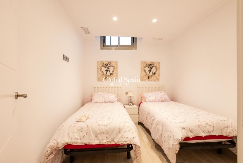 Wiederverkauf - VILLA -
ORIHUELA COSTA - Costa Blanca