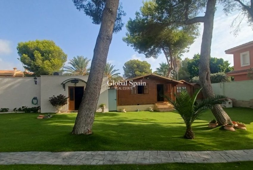 Wiederverkauf - VILLA -
ORIHUELA COSTA - Costa Blanca