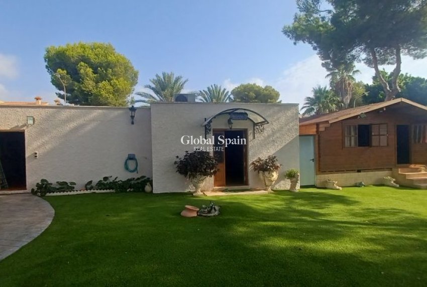 Wiederverkauf - VILLA -
ORIHUELA COSTA - Costa Blanca