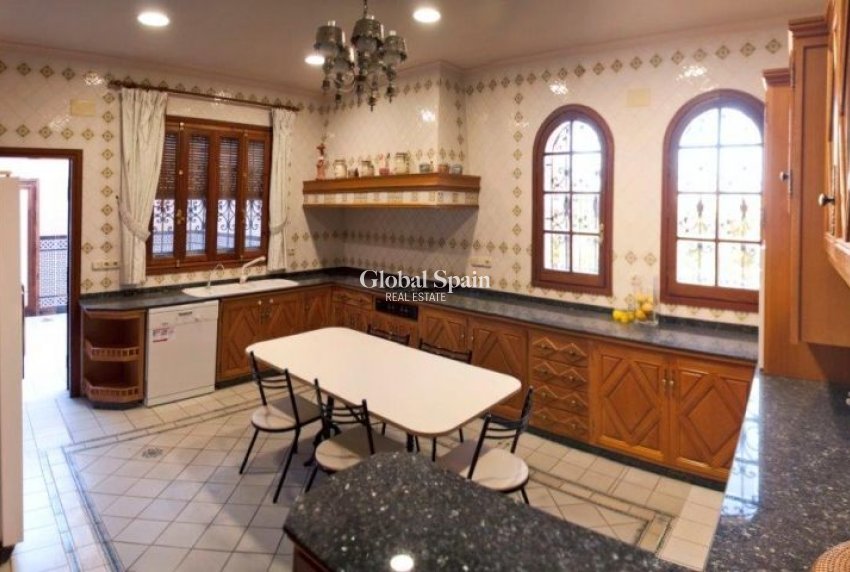 Wiederverkauf - VILLA -
ORIHUELA COSTA - Costa Blanca