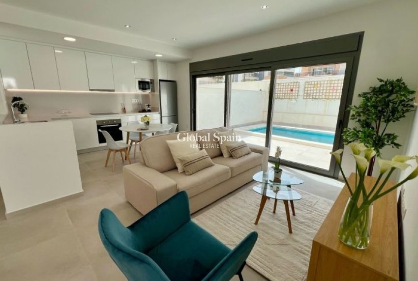 Wiederverkauf - VILLA -
ORIHUELA COSTA - Costa Blanca