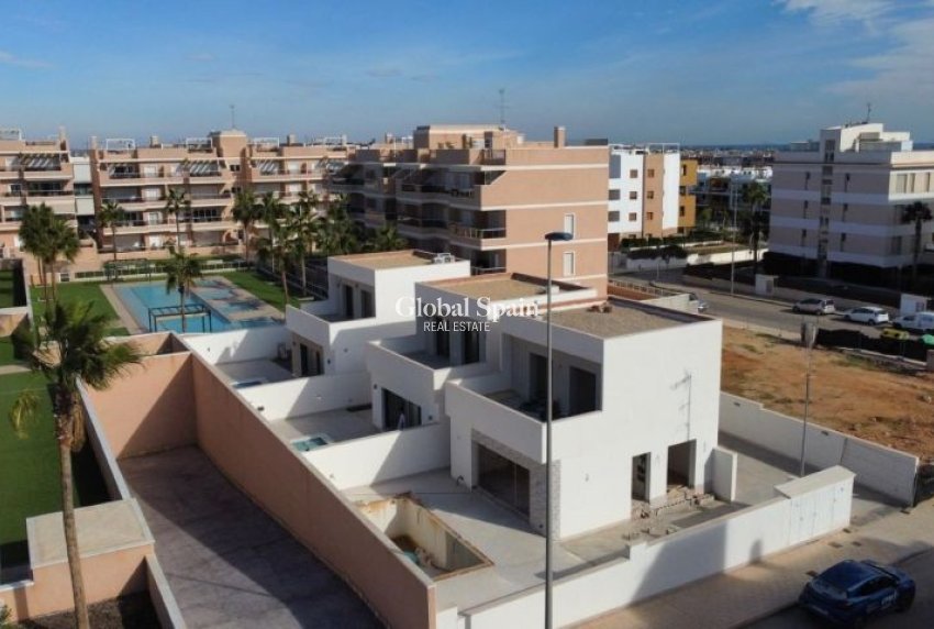 Wiederverkauf - VILLA -
ORIHUELA COSTA - Costa Blanca