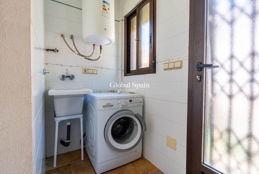 Wiederverkauf - VILLA -
ORIHUELA COSTA - Costa Blanca