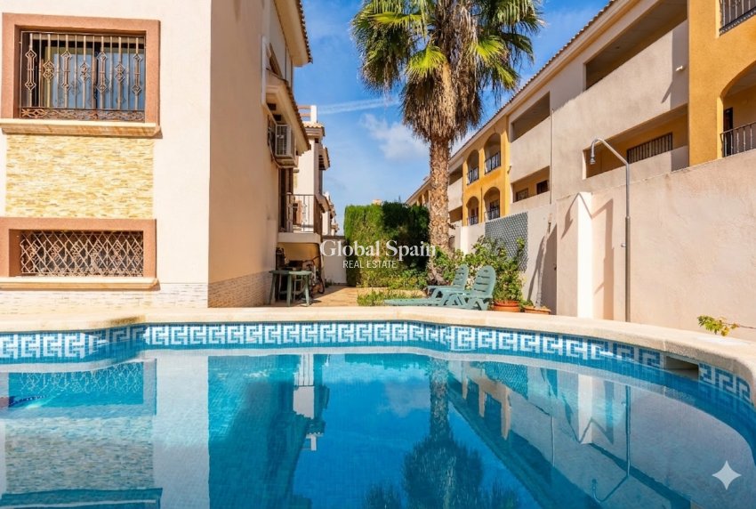 Wiederverkauf - VILLA -
ORIHUELA COSTA - Costa Blanca