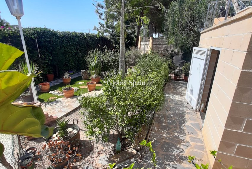 Wiederverkauf - VILLA -
ORIHUELA COSTA - Costa Blanca