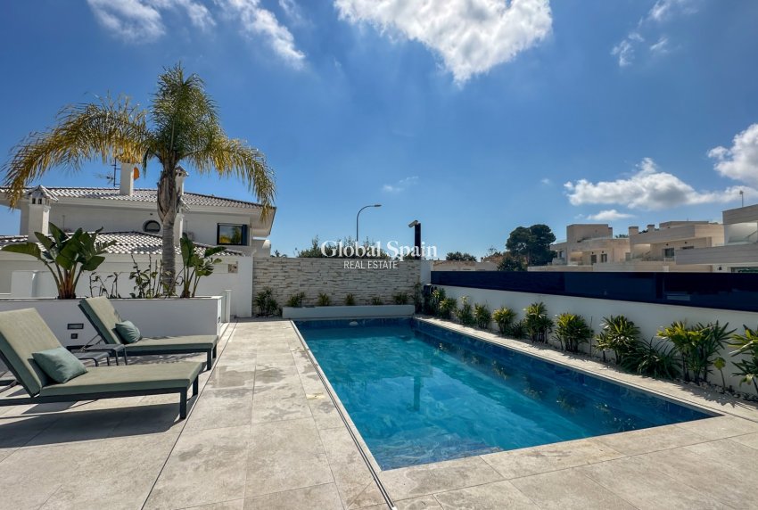 Wiederverkauf - VILLA -
ORIHUELA COSTA - Costa Blanca