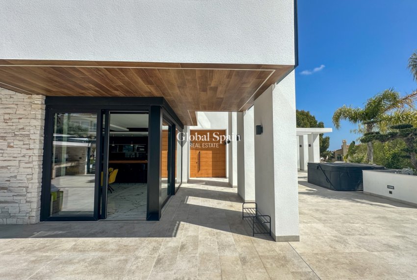 Wiederverkauf - VILLA -
ORIHUELA COSTA - Costa Blanca