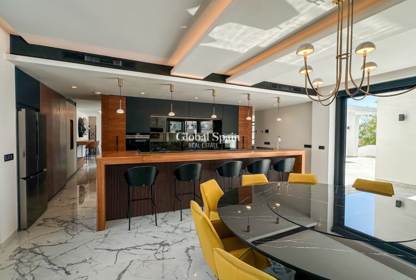 Wiederverkauf - VILLA -
ORIHUELA COSTA - Costa Blanca