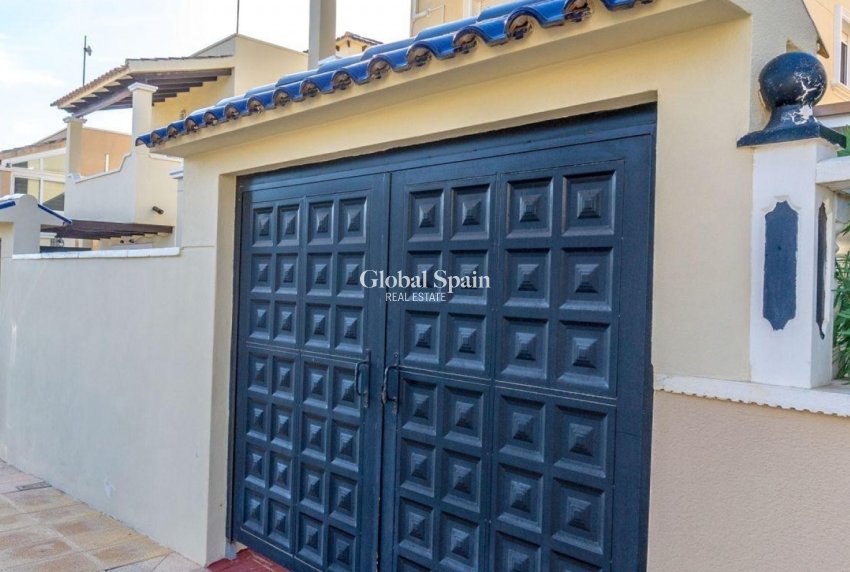 Wiederverkauf - VILLA -
ORIHUELA COSTA - Costa Blanca