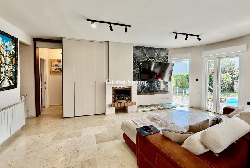 Wiederverkauf - VILLA -
ORIHUELA COSTA - Costa Blanca