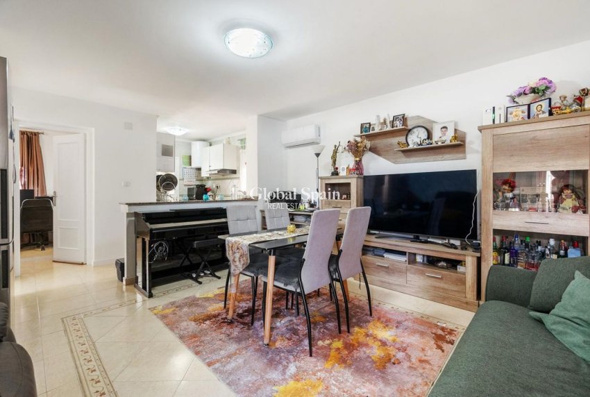 Wiederverkauf - VILLA -
ORIHUELA COSTA - Costa Blanca