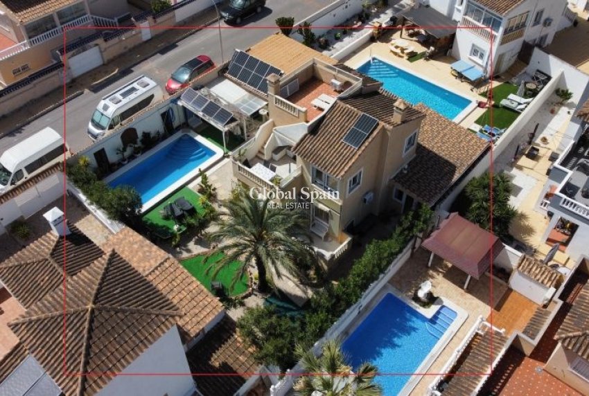 Wiederverkauf - VILLA -
ORIHUELA COSTA - Costa Blanca