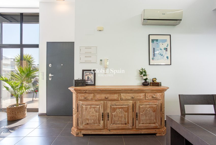 Wiederverkauf - VILLA -
ORIHUELA COSTA - Costa Blanca