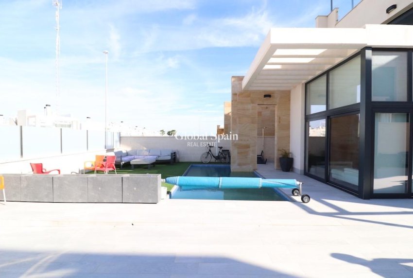 Wiederverkauf - VILLA -
ORIHUELA COSTA - Costa Blanca