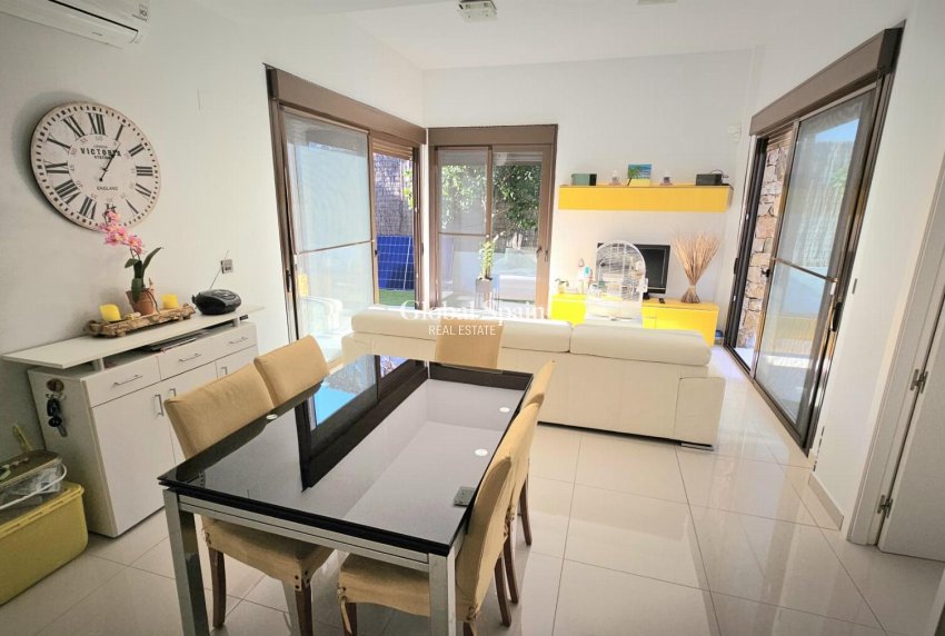 Wiederverkauf - VILLA -
ORIHUELA COSTA - Costa Blanca