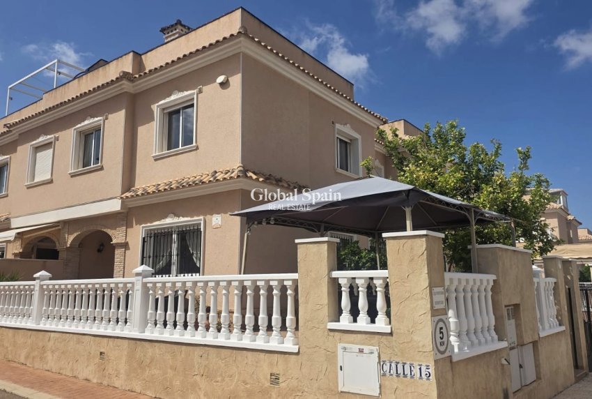 Wiederverkauf - VILLA -
ORIHUELA COSTA - Costa Blanca