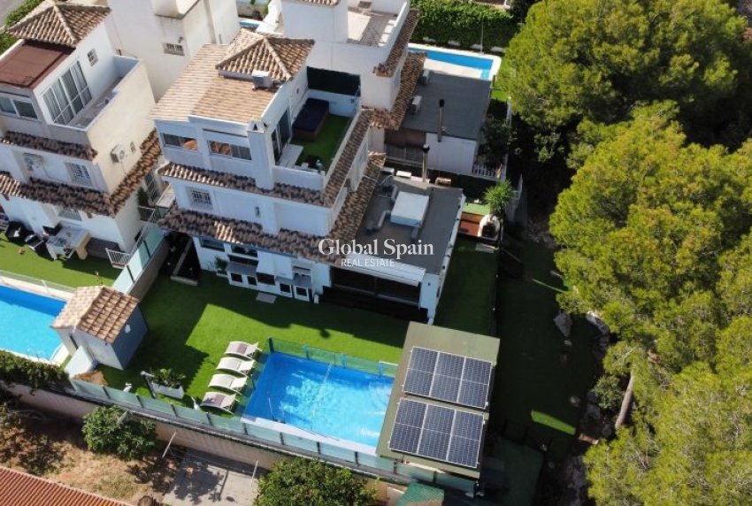 Wiederverkauf - VILLA -
ORIHUELA COSTA - Costa Blanca