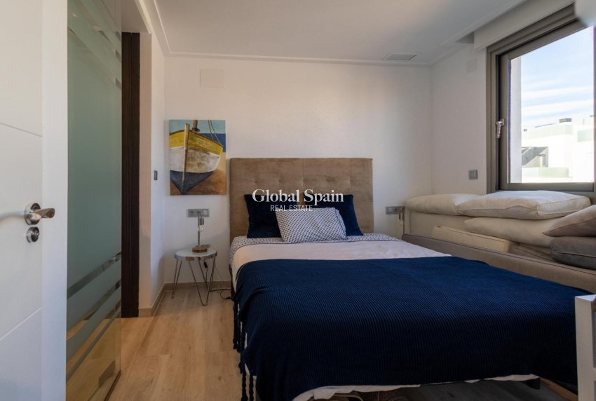 Wiederverkauf - VILLA -
ORIHUELA COSTA - Costa Blanca