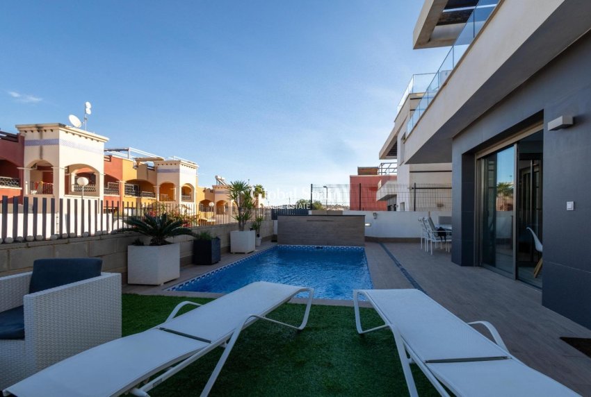 Wiederverkauf - VILLA -
ORIHUELA COSTA - Costa Blanca