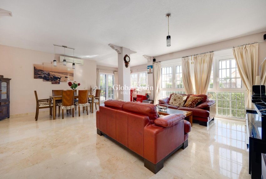 Wiederverkauf - VILLA -
ORIHUELA COSTA - Costa Blanca