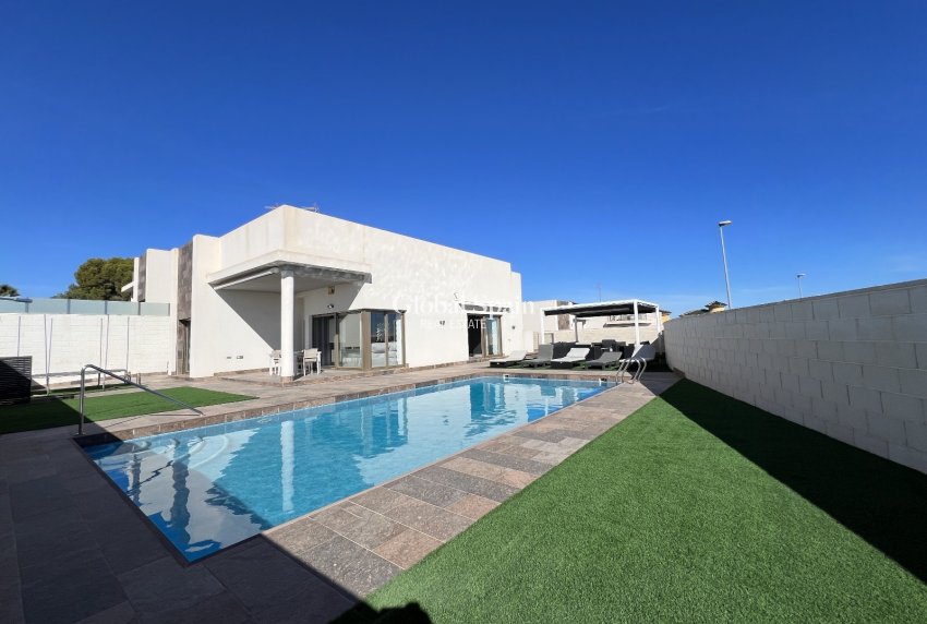 Wiederverkauf - VILLA -
ORIHUELA COSTA - Costa Blanca